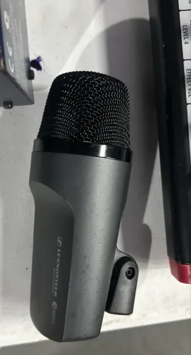 Microfone Sennheiser e602-ll cápsula larga