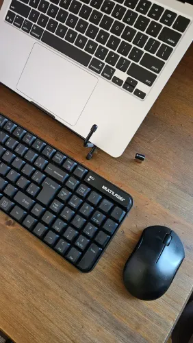 Kit Teclado e Mouse Sem Fio Multilaser + Suporte para Notebook