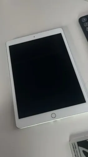 Ipad 8ª geração - Prata