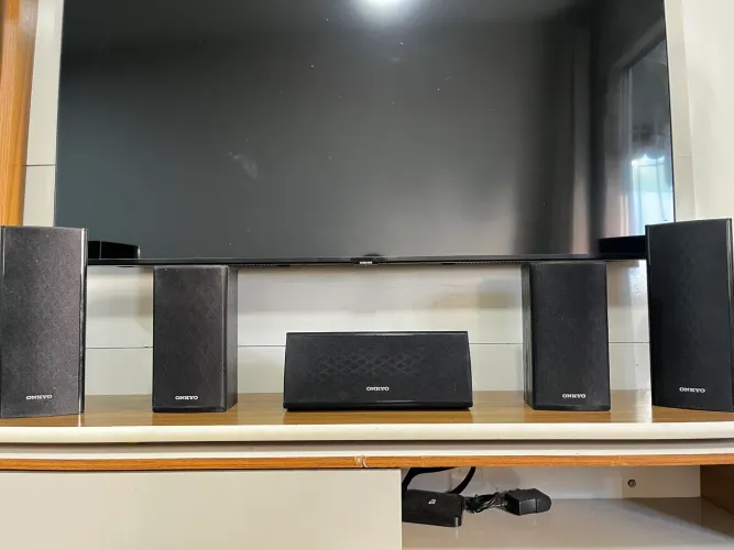 Caixas ONKYO