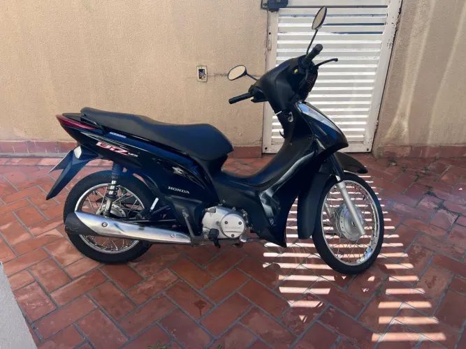 Moto de Mulher bem conservada, Km baixo