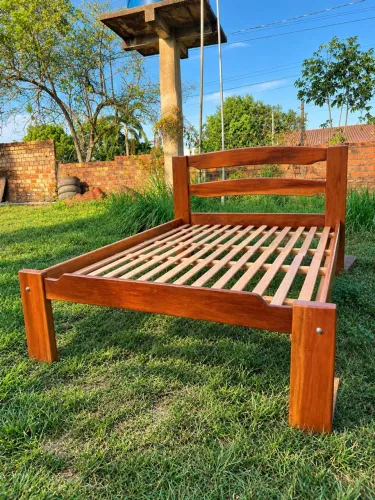 Cama de casal madeira