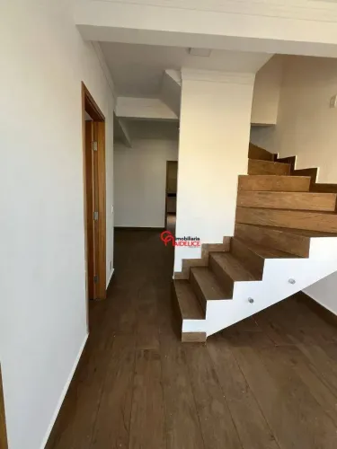 Lindo Sobrado com 3 Quartos e Suíte em Condomínio com Lazer Completo Lins/SP