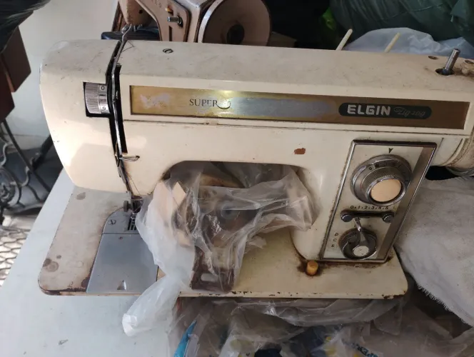 Máquina de custura zigue zague