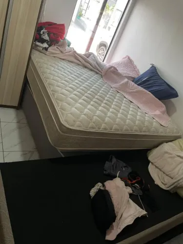 Vendo cama box queen