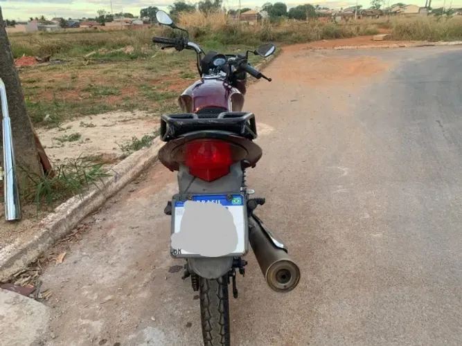Moto em ótimo estado - pronta para rodar! 
