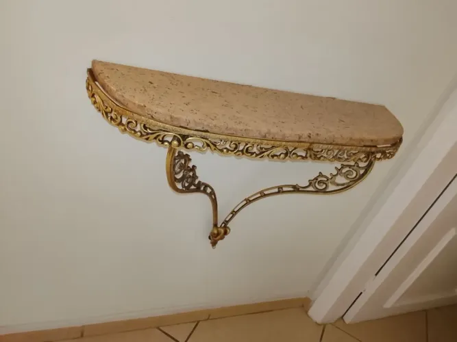 Aparador em bronze e mármore rosa