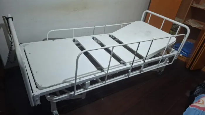 CAMA HOSPITALAR MOTORIZADA