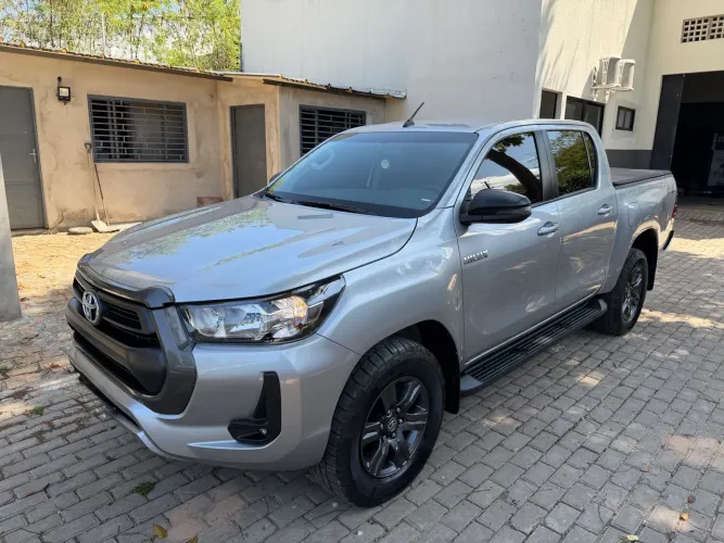 Toyota Hilux CD SR 4X4 2.8 TDI Diesel Aut. 2024
