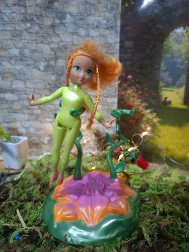Boneca barbie Fairytopia fadinha pequena