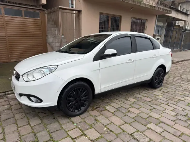 Fiat Grand Siena Attrac. 1.4 EVO F.flex 8V 2014