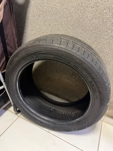 Pneu aro 17 215/50 R17 91V