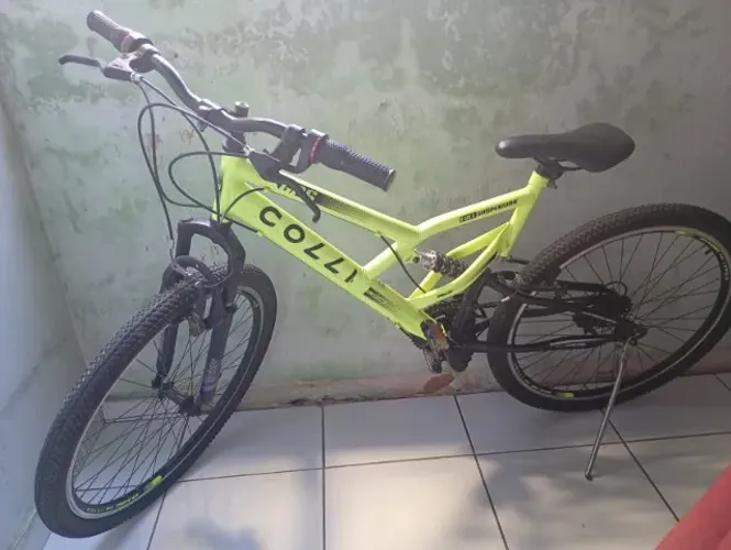 Bicicleta Colli Pro 26, 21 marchas, freios V-Brake, pneus em bom estado, pronta para u
