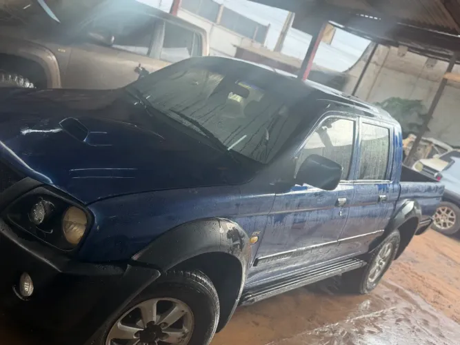 Mitsubishi L200 Sport HPE 2.5 4X4 CD DTI Dies. Mec. 2004