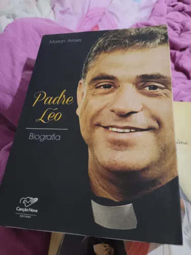 Biografia Padre Léo. <br>Livro Padre Léo - Biografia - Marlon Arraes - Muito bem conservado