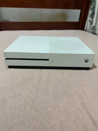Xbox One S 1tb Com Defeito (Leia a Descrição)