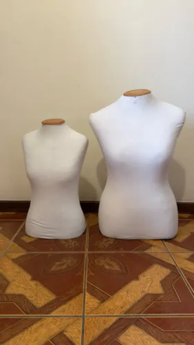 2 manequins sem pedestal