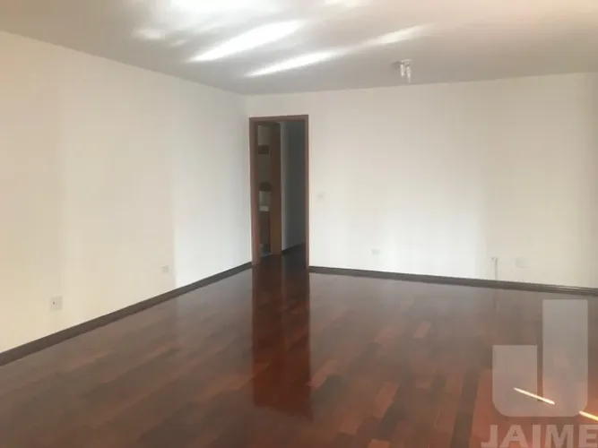 APARTAMENTO 3 DORMITORIOS SENDO 1 SUITE 2 BANHEIROS SALA 2 AMBIENTES 2 VAGAS.