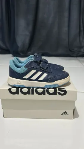 Tênis Adidas 25