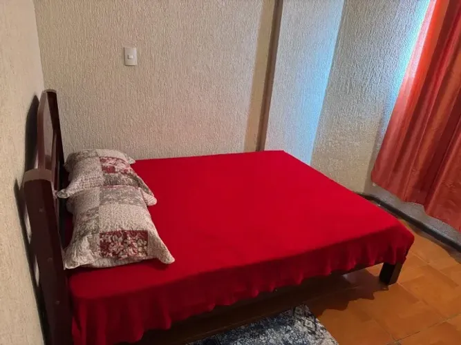 Alugo quarto suíte individual com cama de casal ao lado da UFJF R$ 1.100,00