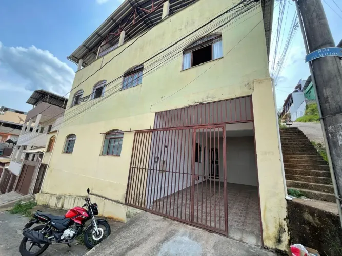 APTO GRANDE NO BAIRRO DAS FÁBRICAS