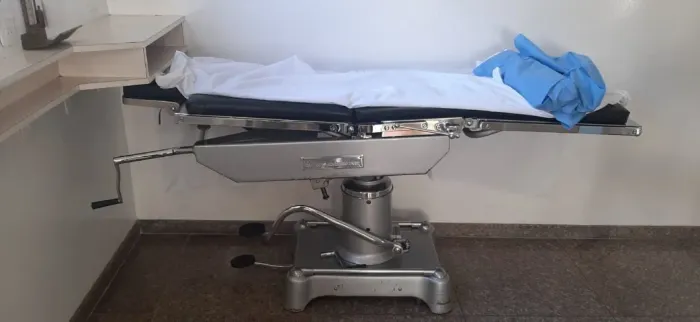 Mesa Cirúrgica Mecânica/Hidráulica Mercedes IMEC M203