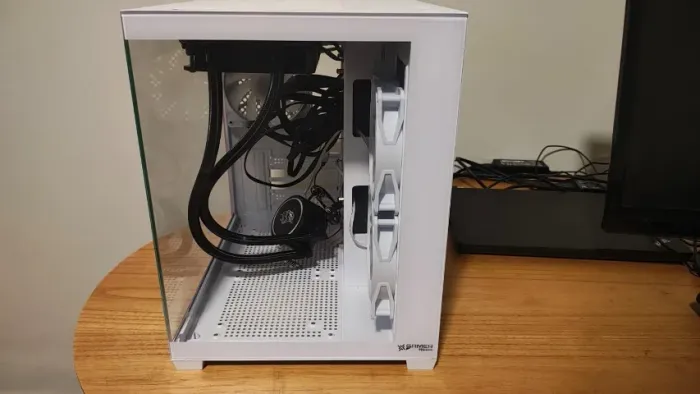 Gabinete aquário branco com fonte 650w e Walter cooler RGB