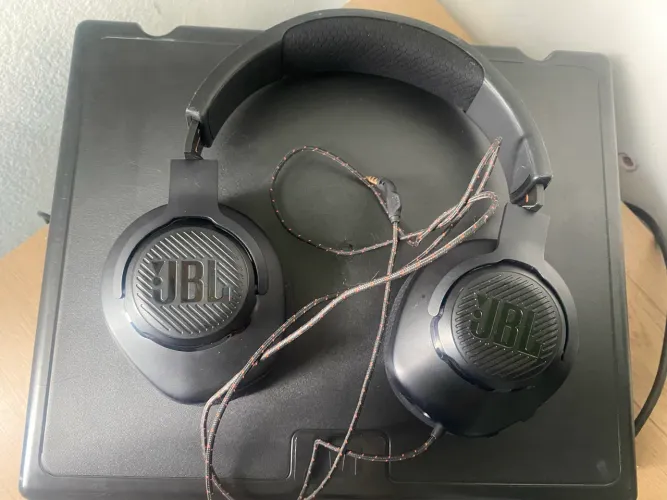 Headset Gamer JBL Quantum 100 com Microfone Removível