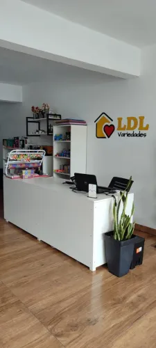 LOTE DE ITENS PARA LOJA DE VARIEDADES