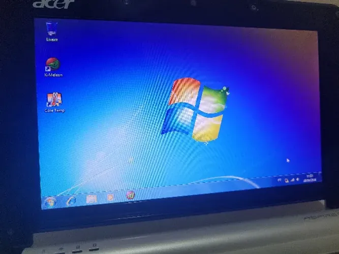 Netbook Acer Aspire One ZG5 Branco - Intel Atom N270, 1.5GB RAM, HD 500GB (Teclado Novo)