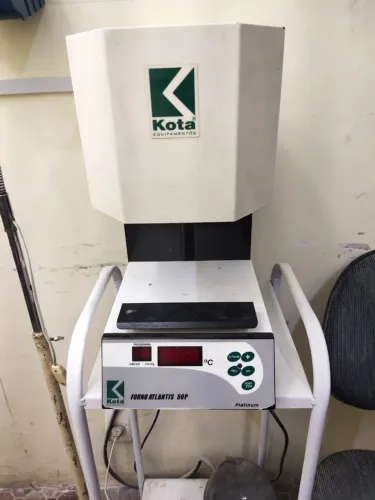 Forno de Porcelana Kota, com bomba de vácuo completo.