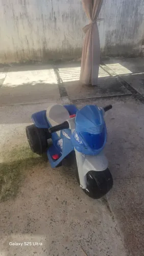 Motinho infantil ( sem bateria apenas) com carregadorr