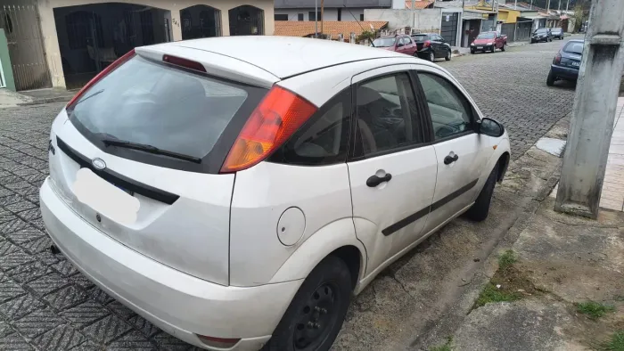 Ford Focus 1.8 16V 5P 2003