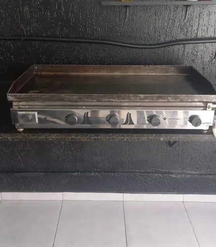 Chapa profissional Venâncio 4 queimadores funcionando perfeitamente 