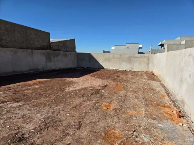 OPORTUNIDADE RARA NO BOA VISTA TERRENO PRONTO PARA CONSTRUIR!