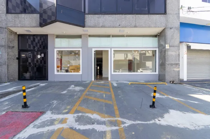 Loja na Avenida Alberto Byington, 1800 - Térreo 270 m²