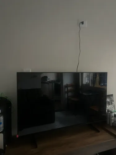 Tv Samsung smart, 43 polegadas  Com +400 canais grátis