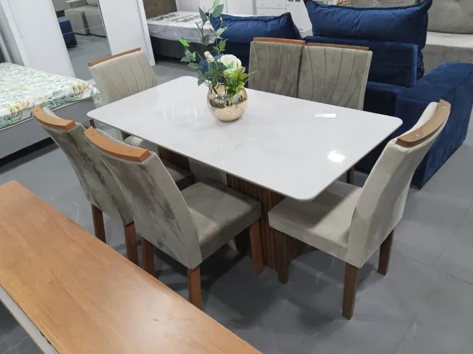 mesa Larissa Com seis cadeiras com estrutura 100% em MDF tampo em Blindex