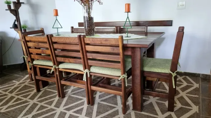 mesa de jantar 8 lugares com cadeiras (madeira maciça)