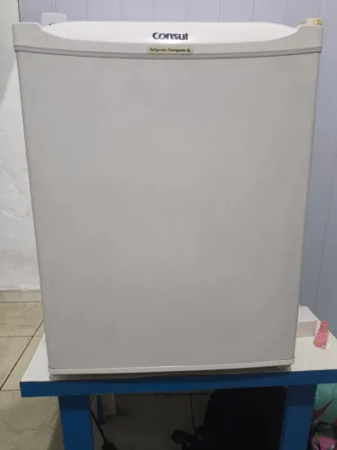 Vende-se frigobar marca Consul