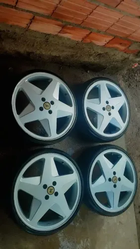 Vende - se rodas aro 18 Vulcano Ferrari usado
