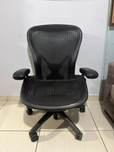 Cadeira Herman Miller Aeron Classica C Completa