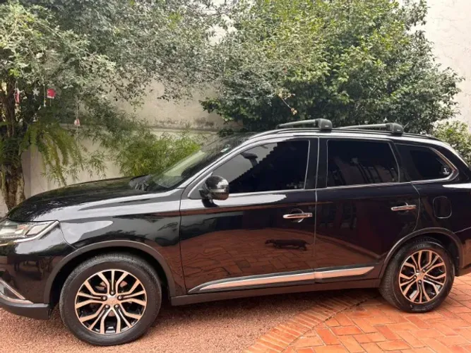 Mitsubishi Outlander 2.2 165cv Diesel Aut. 2016