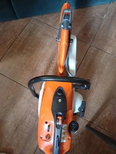 Vendo máquina de cortar asfalto