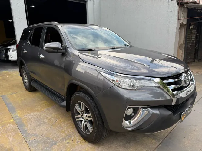 Toyota Hilux SW4 SRV 4X2 2.7 Flex 16V Aut. 2020