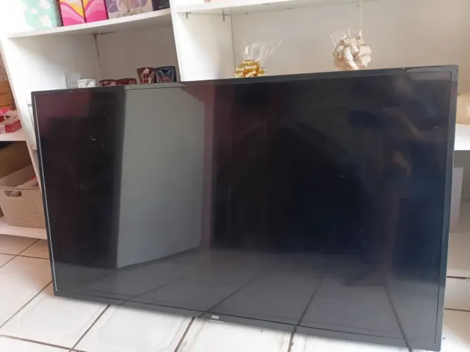 Vendo uma TV AOC MODELO: LE50U7970S vom defeito