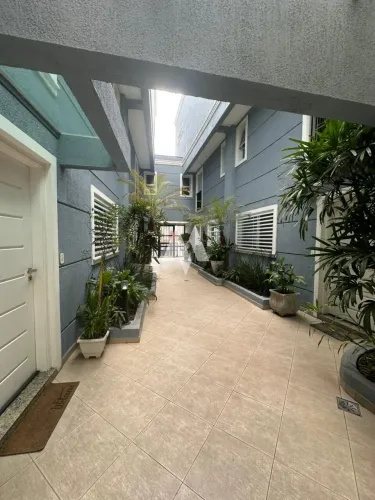 Casa em Condomínio 4 Dormitórios para Locação Condomínio Vila de Lotus com Churrasqueira e