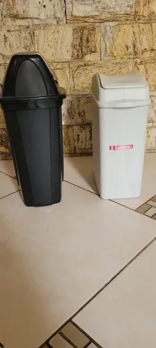 Duas lixeira