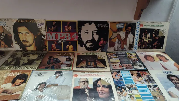 80 LP'S VINIL R$30 UND (ACIMA 5 UND) ÓTIMO ESTADO VALOR A NEGOCIAR