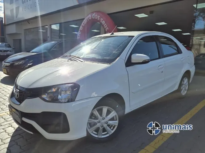 Toyota Etios X Plus Sedan 1.5 Flex 16V 4P Mec. 2021